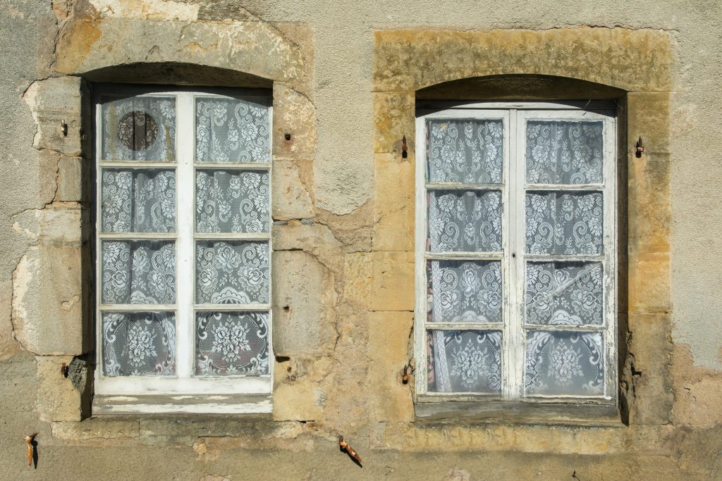 damaged sandstone wall in a Melbourne bayside home
